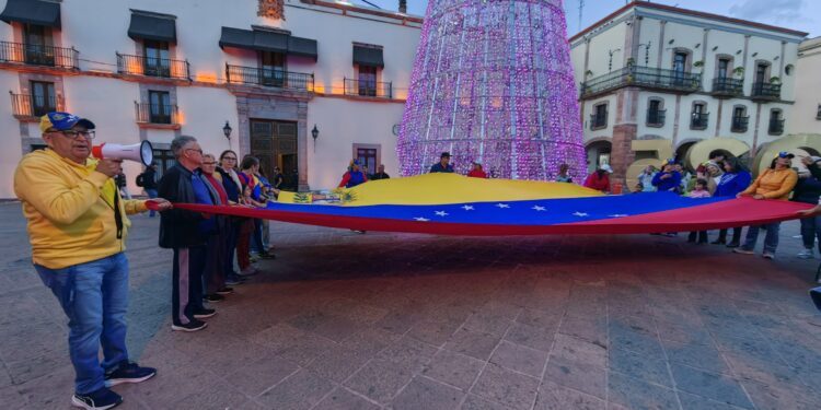 Protestan en Querétaro contra gobierno de Nicolás Maduro