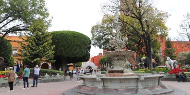 Aplicarán 2 mil cuestionarios en consulta en el Centro Histórico sobre ordenamiento del comercio