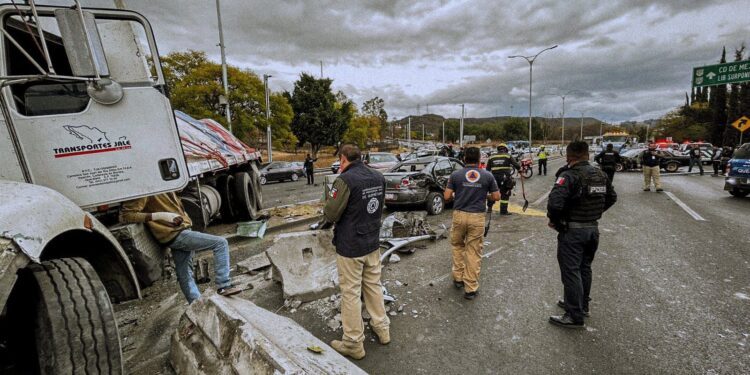 Tarde caótica por tráfico en la capital queretana