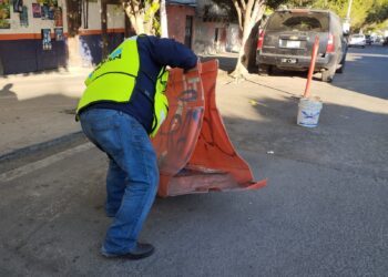 Continúan operativos de retiro de objetos en vía pública, por parte de Movilidad