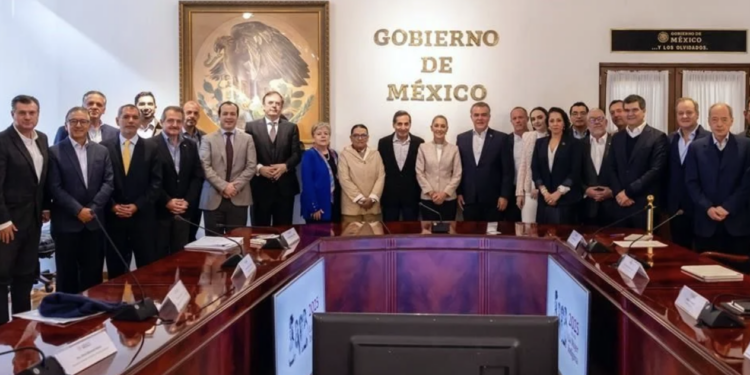 Se reúne Sheinbaum con empresarios en Palacio Nacional