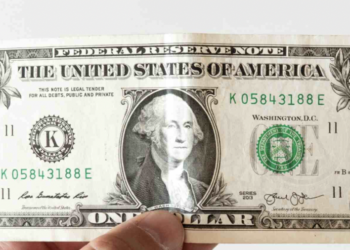 Rebasa dólar los 21 pesos tras anuncio de aranceles de Trump