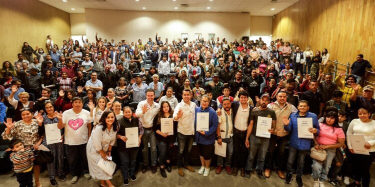 Municipio de Querétaro y el Instituto Nacional del Suelo Sustentable entregan 172 escrituras públicas