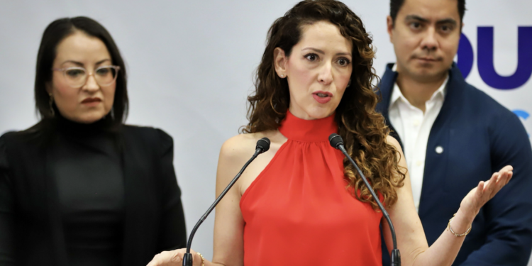 Prepara FECAPEQ propuesta de Ley Estatal de Profesiones