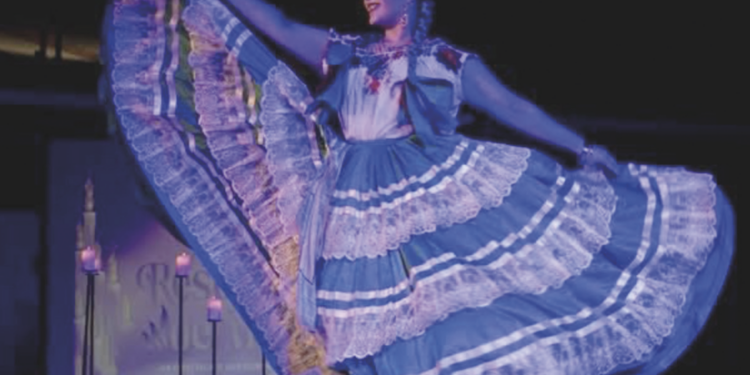 “Al resplandor de México”, ilumina la Facultad de Artes UAQ con danza