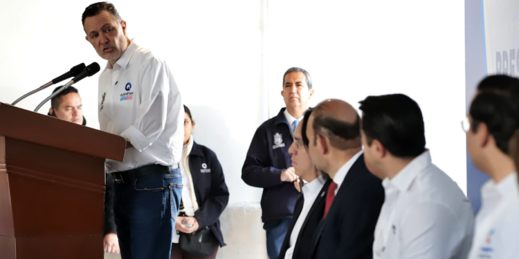 Plantea gobernador reducir municipios