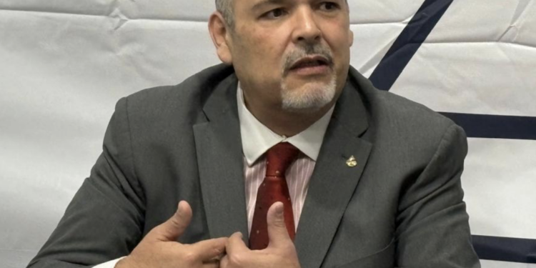 Más ayuntamientos implica mayor burocracia: Arango