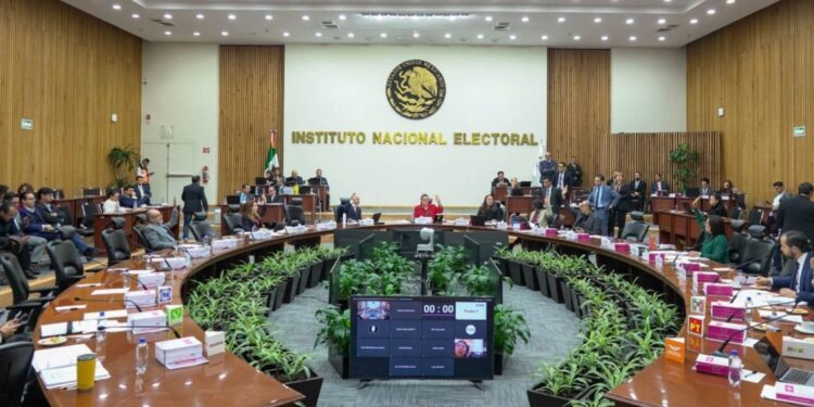 Publica INE listas candidatos a la elección judicial
