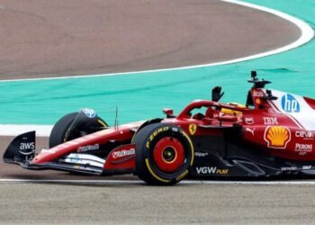 Estrenan Hamilton y Leclerc el nuevo SF-25