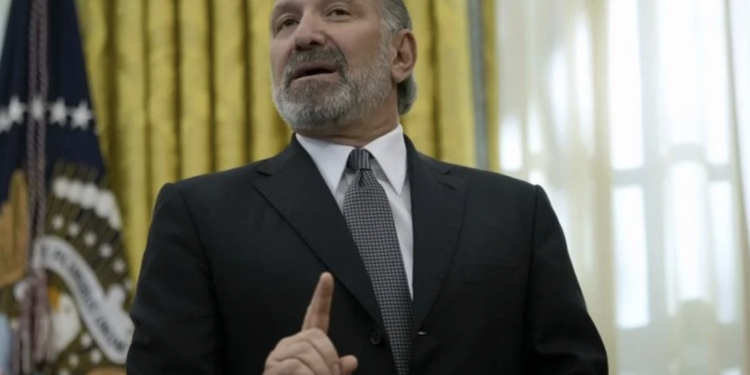 Aranceles van el martes, Trump negocia cuáles serán:  Lutnick