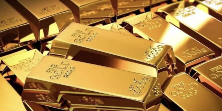 Impulsan aranceles al oro por encima de los 3 mil dólares