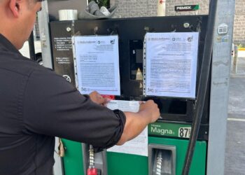Clausura la Profeco gasolineras rebeldes en Querétaro y SJR