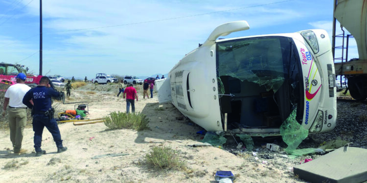 Se accidentan queretanos