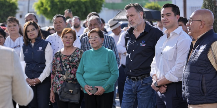 Entrega Kuri equipamiento a POES y policías municipales