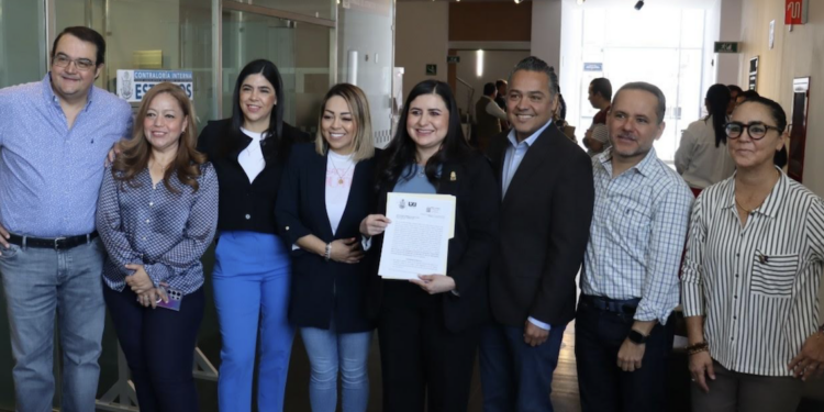 Rodrigo Monsalvo impulsa acceso a la educación para las mujeres en El Marqués