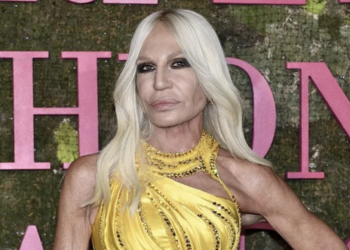 Donatella deja la dirección creativa