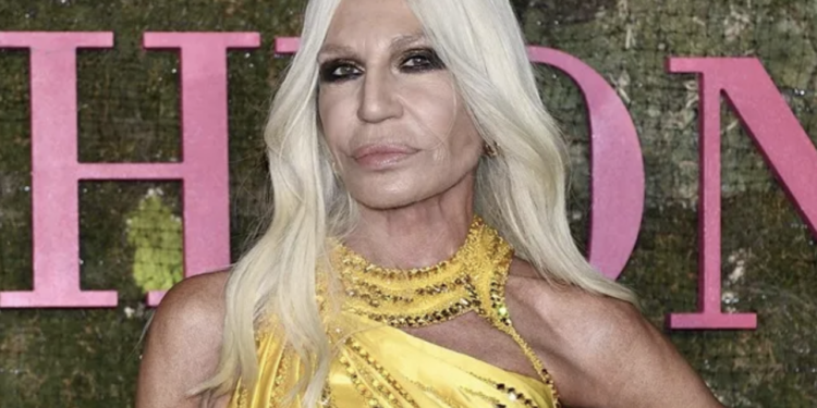 Donatella deja la dirección creativa