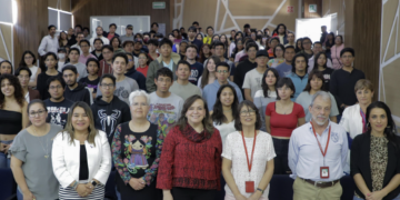 Rectora expone desafíos de las mujeres en la ciencia