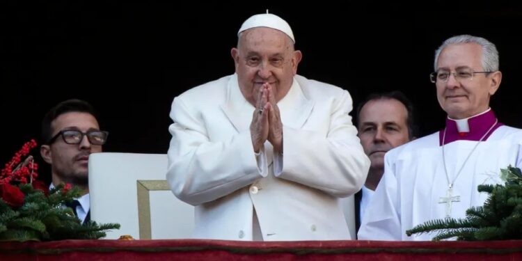 Papa Francisco empieza con fisioterapia motora sin presentar nuevas crisis respiratorias