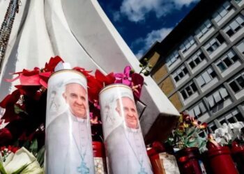 Papa Francisco pasó una noche tranquila