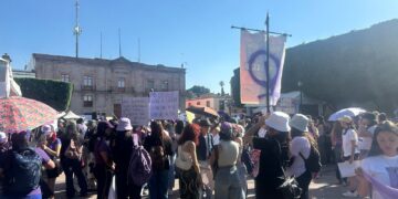 Mujeres listas para marchar en Querétaro