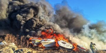 Incendio de pastizal calcina 50 lanchas en la comunidad de La Estancia en San Juan del Río