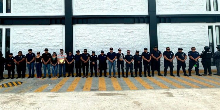 Detienen a 21 policías y un comandante en Chiapas por diversos delitos