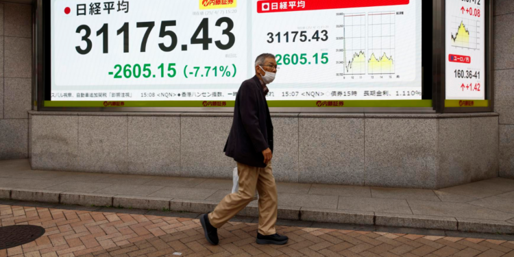 Bolsas de Asia se desploman por el temor a los efectos de la guerra comercial