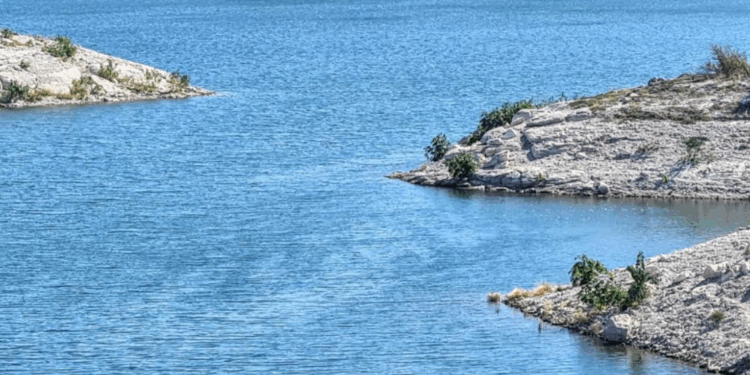 Sheinbaum afirma que “no se puede dar más agua” a EU de la que existe
