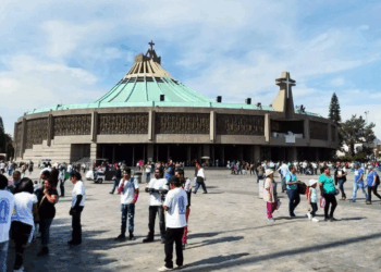 Convoca Arzobispado Aguiar Retes a misa en Basílica por Papa