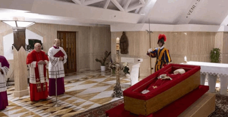 Sheinbaum no asistirá al funeral del Papa Francisco