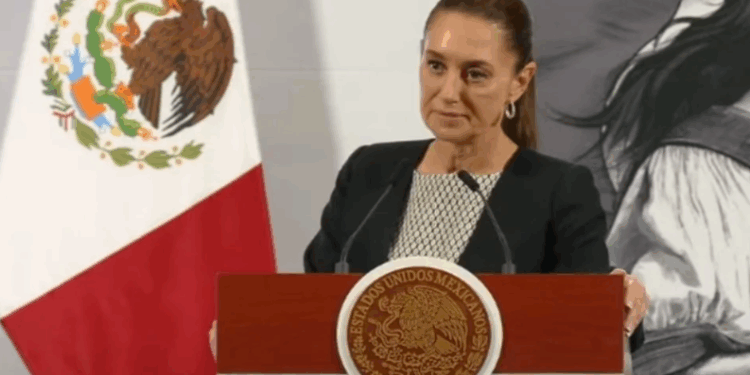 Tras críticas, frena Sheinbaum fast track en Telecom