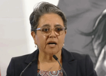Inhabilitan a empresa e indagan a 16 por transa en medicinas 