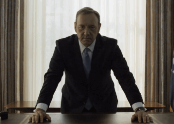 Kevin Spacey resucita a Frank Underwood en clip de Netflix