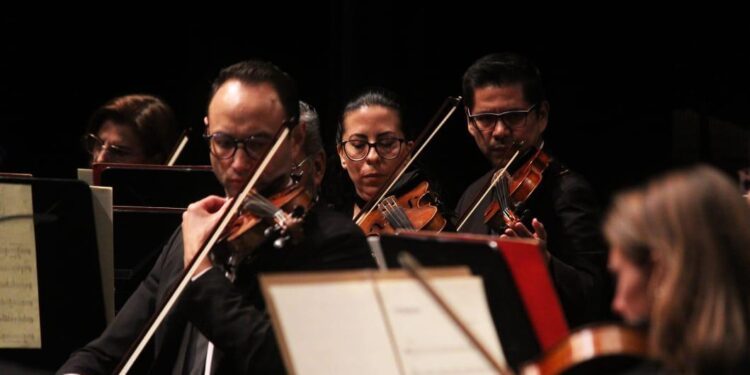 Invita la OFEQ a sus conciertos