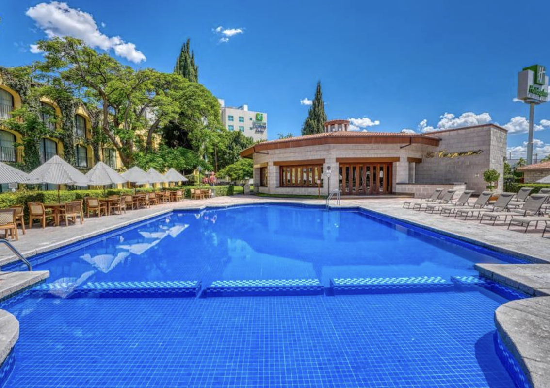 Realizan estudiantes UAQ viaje académico a Toronto, Canadá