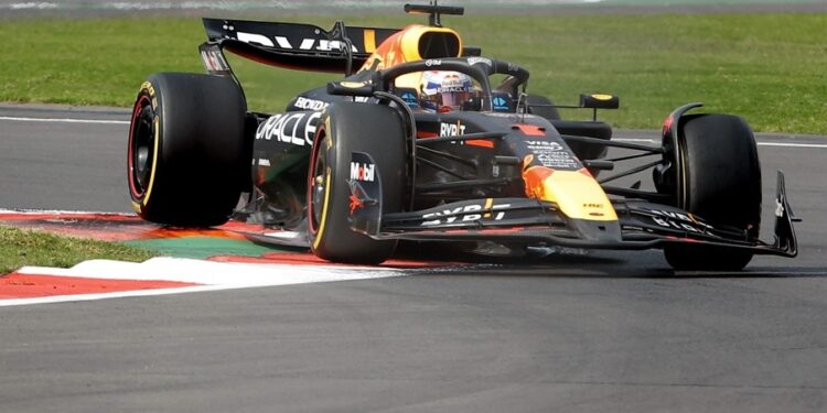 Red Bull, preocupado por futuro de Max Verstappen y el RB21