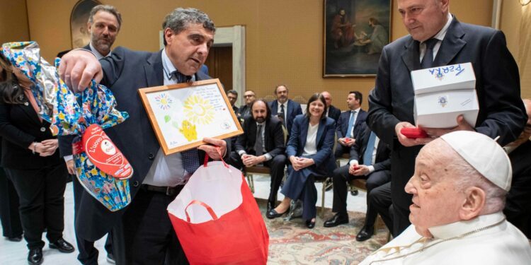El Papa quiere estar presente en la bendición Urbi et Orbi, aunque dependerá de su salud