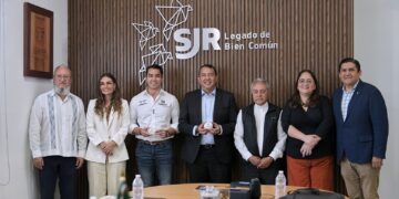 Promueve Felifer Macías el turismo religioso en Querétaro