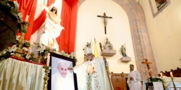 Dan el último adiós al Papa Francisco en Querétaro