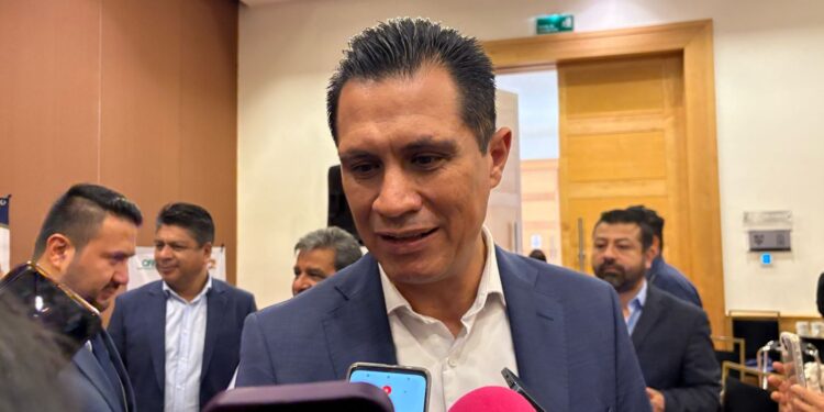 Al menos cuatro subestaciones construirá la CFE Tren México-Querétaro