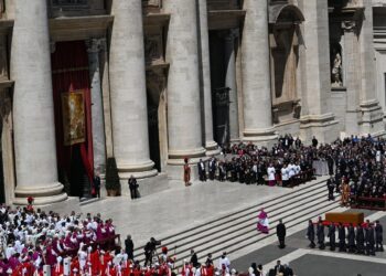Miles de fieles se despiden del Papa emocionados ante Santa María la Mayor