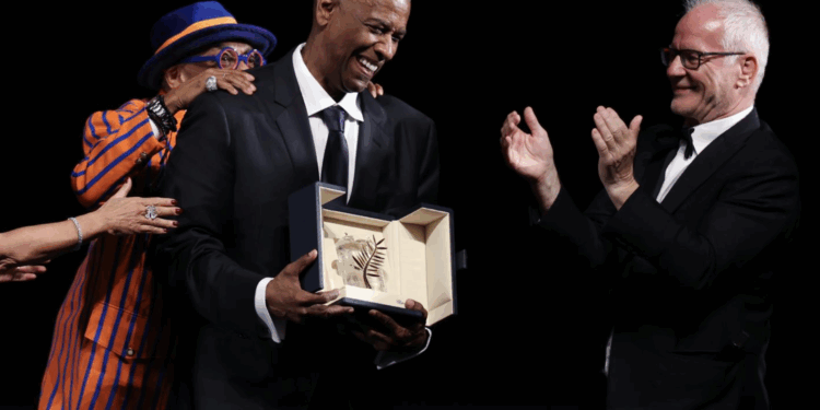 Reconoce Cannes a Denzel Washington
