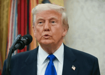 Amaga Trump con quitar bienes y sueldos a indocumentados