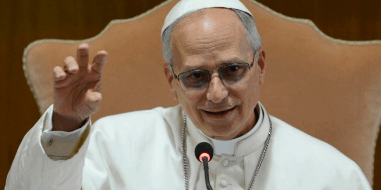 El Papa confirma que adoptó su nombre por el ejemplo de León XIII y su “Rerum novarum”