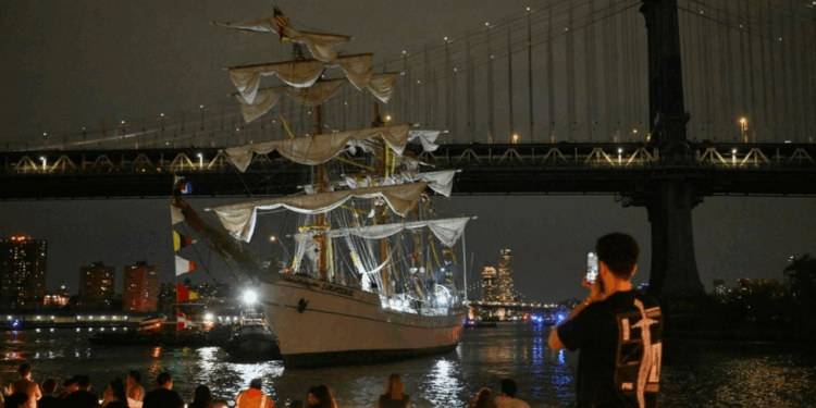 Lamenta Sheinbaum deceso de dos tripulantes del buque Cuauhtémoc