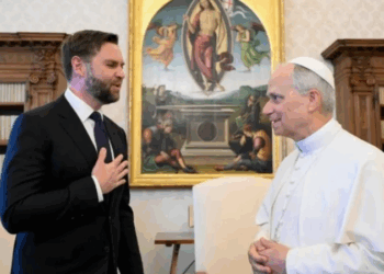 Papa León XIV y JD Vance hablan de negociaciones de paz en zonas de conflicto