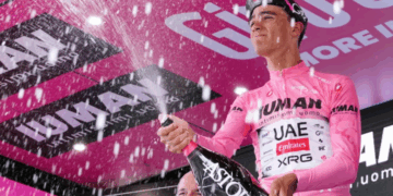 Del Toro no suelta la ‘maglia’ rosa del Giro de Italia tras 13 etapas