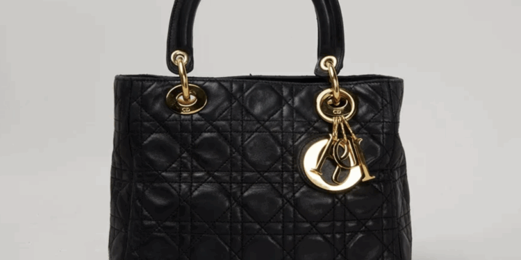 A subasta una colección de piezas de Lady Di