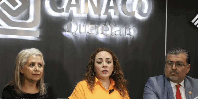 Festeja el 10 de mayo con más de mil 800 madres trabajadoras